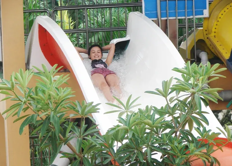 Cụm máng trượt Love Storm & Space Bowl 2