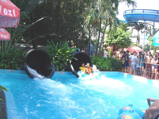 Máng trượt Black Thunder 6