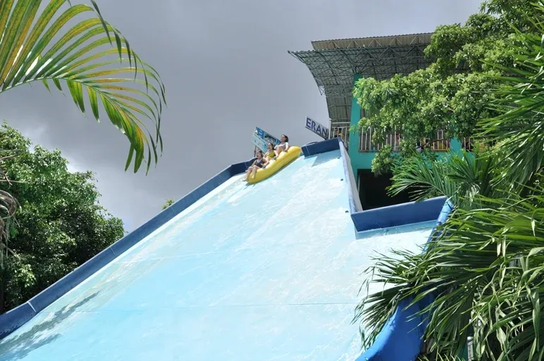 Máng Trượt Phao Ba