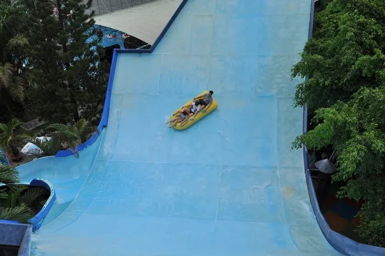 Máng Trượt Phao Ba 3