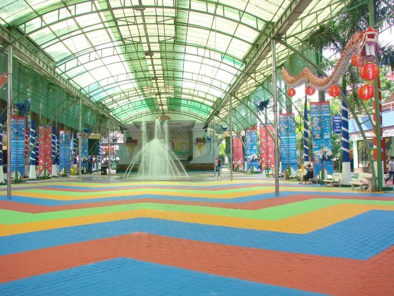 Quảng trường vòi phun 4