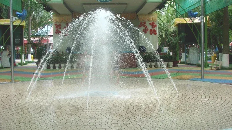 Quảng trường vòi phun 6