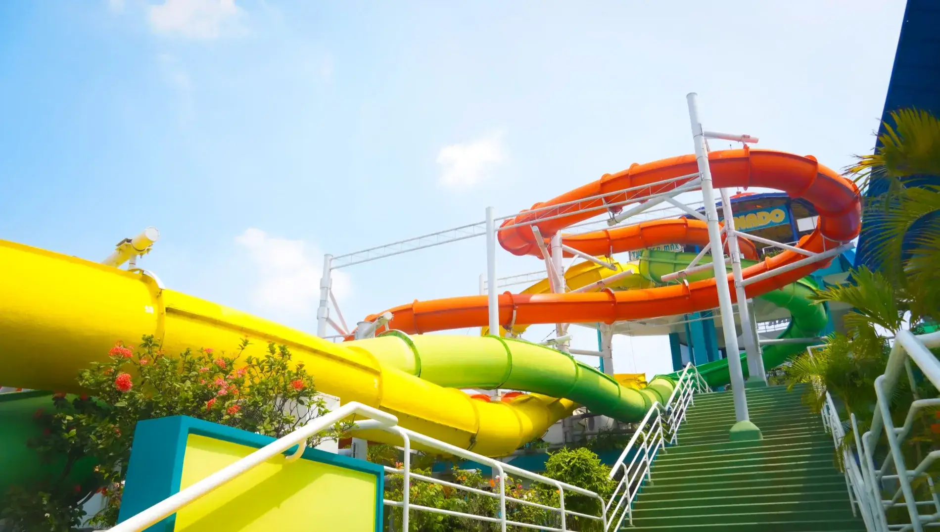 Công viên nước Đầm Sen